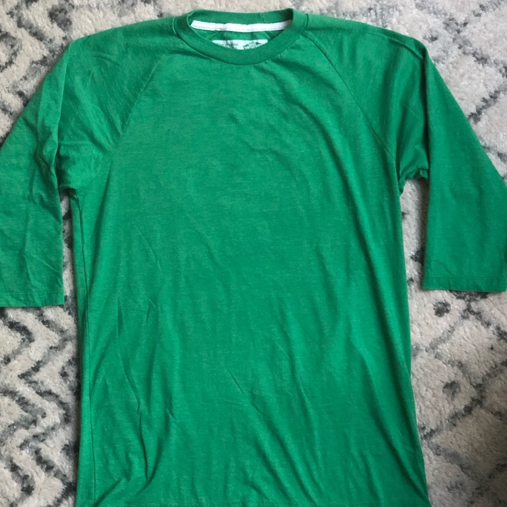 2/Vans 3/4 length sleeve shirts